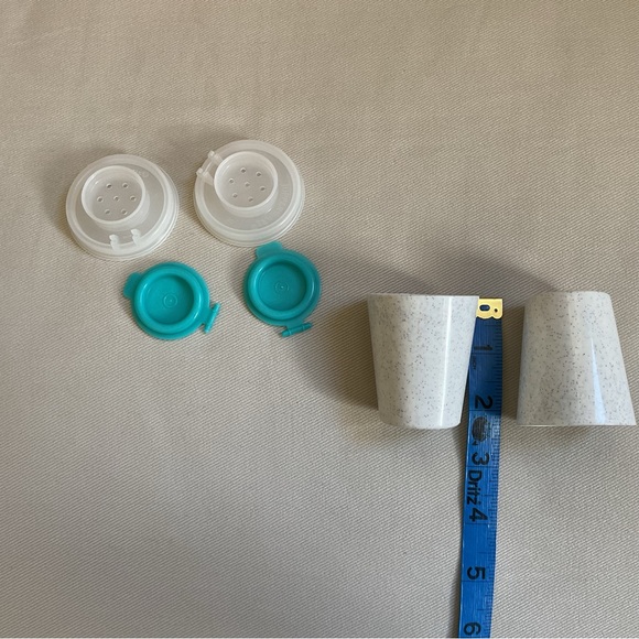 Tupperware Mini Salt & Pepper Set + Hanging Forget Me Not Onion/Tomato Keeper - Picture 6 of 6